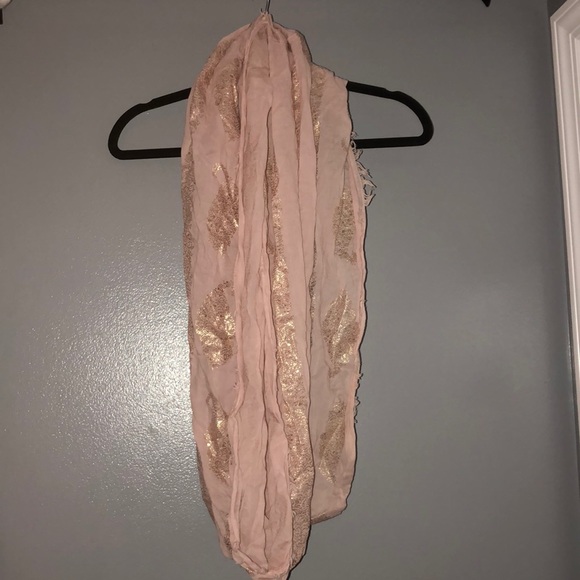 American Eagle Outfitters Accessories - AE Pink Gold Appliqué Infinity Scarf EUC